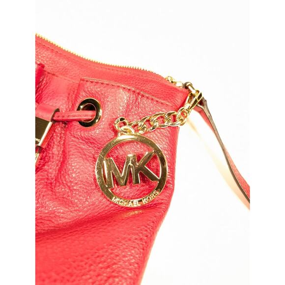 Michael Kors Camden Drawstring Crossbody Bag in Fire Engine Red - Like New! - Picture 2 of 8